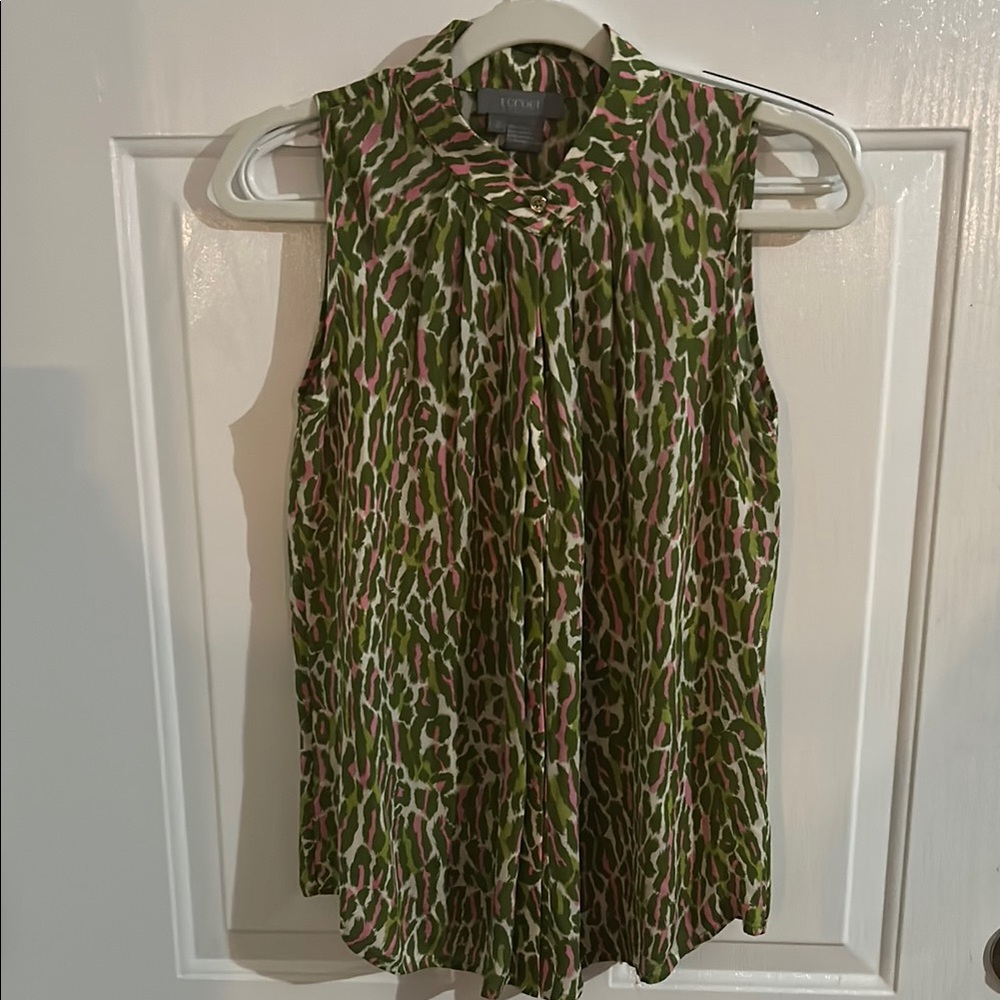 Elegant Green and Pink Leopard Pleated Sleeveless Blouse